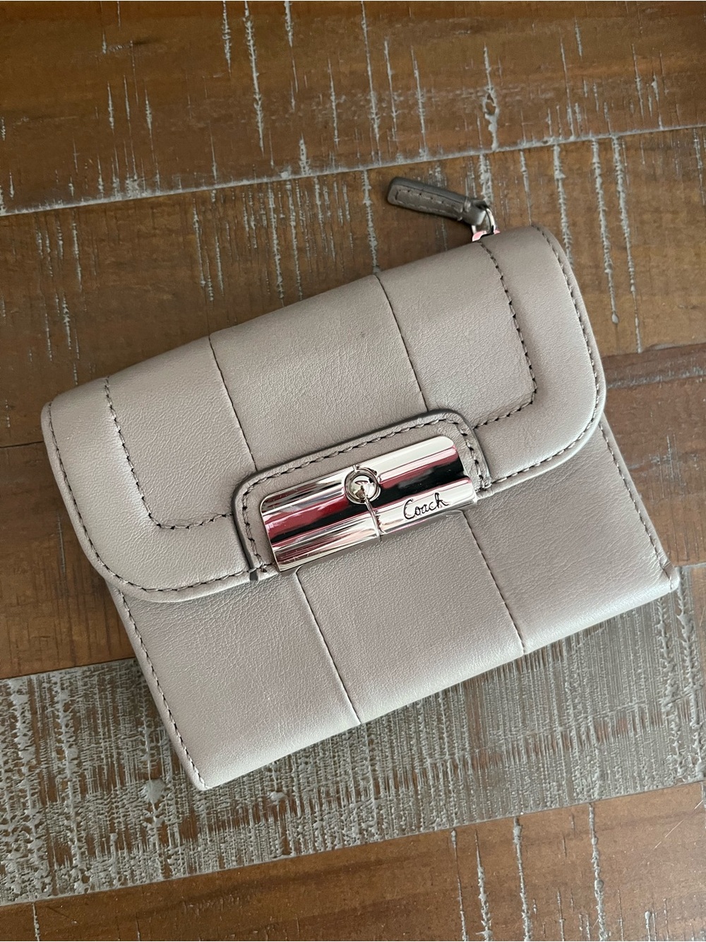 Coach Kristin Y2K Leather Wallet in Light Taupe (mushroom) colour